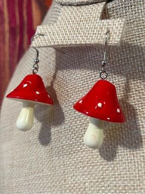Vintage Red Mushroom Toadstool 🍄 Dangle Earrings